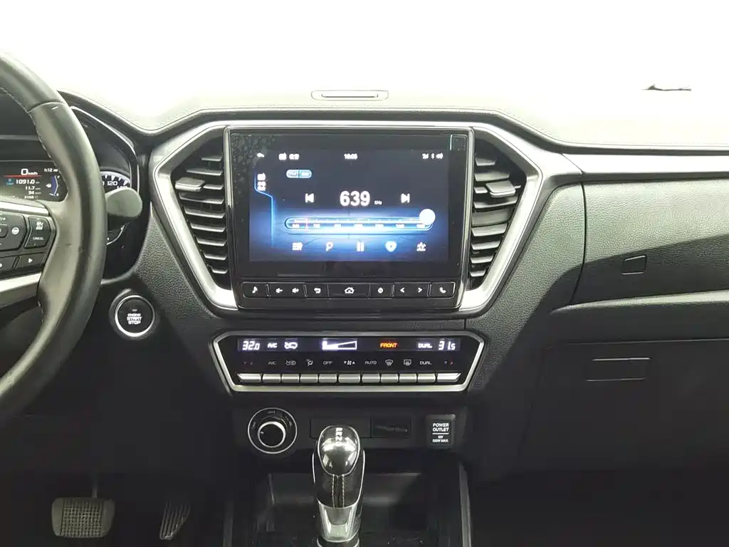 Isuzu D-MAX 2023 — фото 12