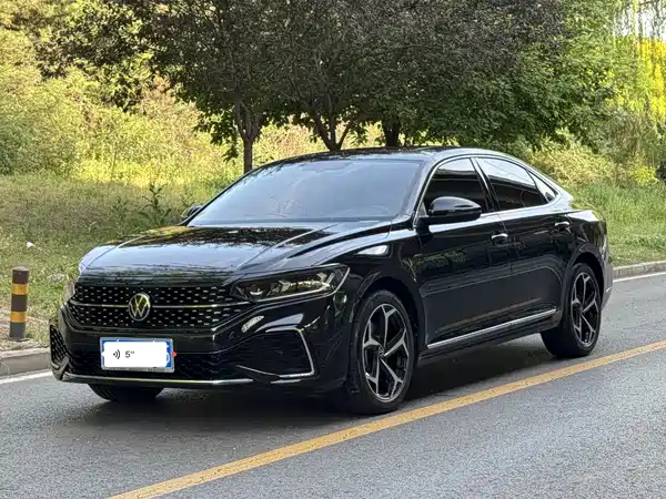 Volkswagen Passat 2024