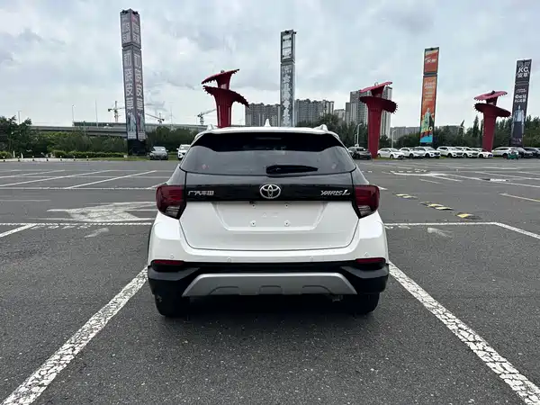 Toyota Yaris L 2022