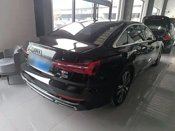 Audi A6L 2022