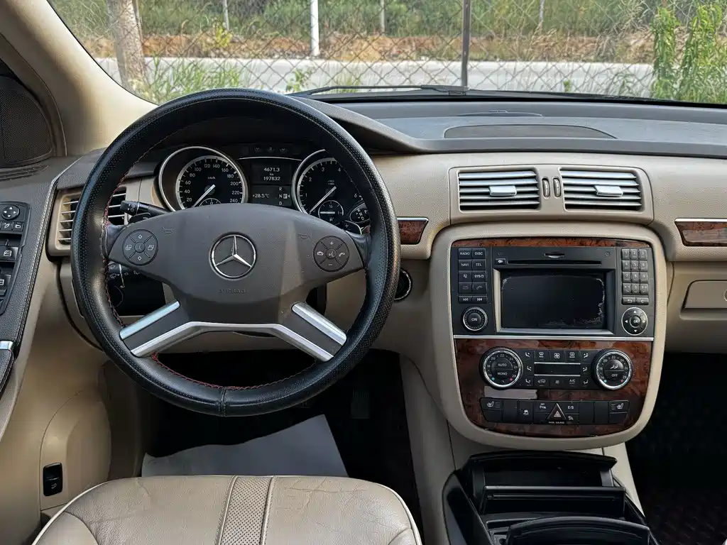 Mercedes-Benz R-Class 2014 — фото 14