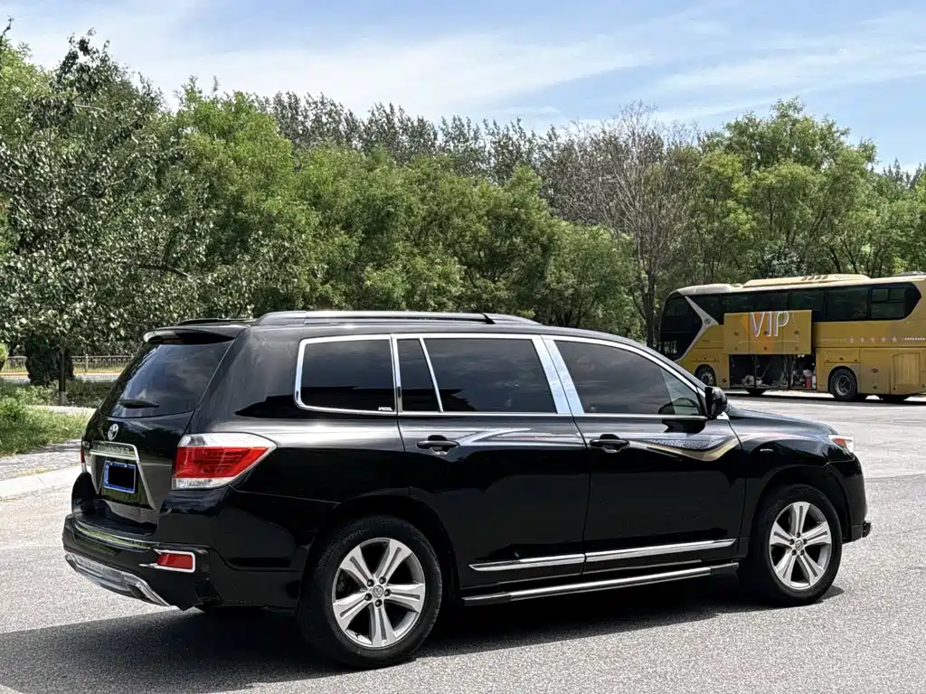 Toyota Highlander 2015 — фото 18