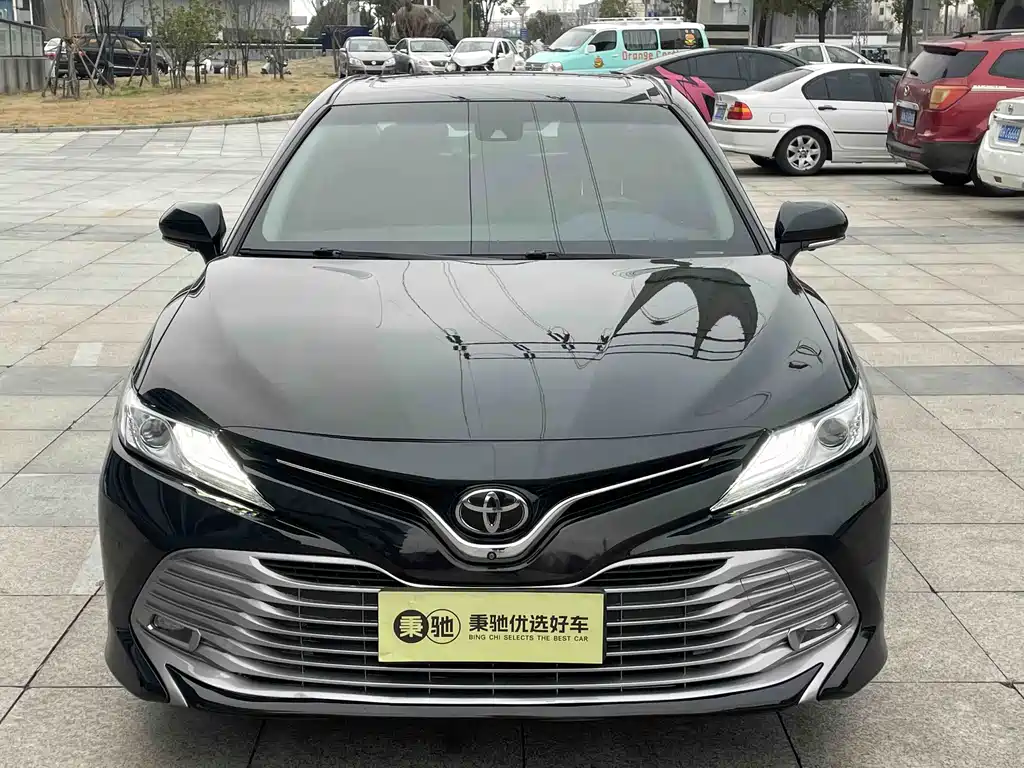 Toyota Camry 2019 — фото 2