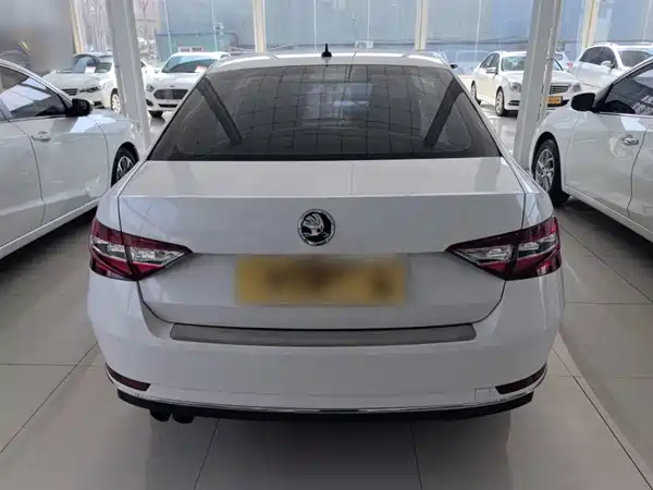 Skoda Superb 2016