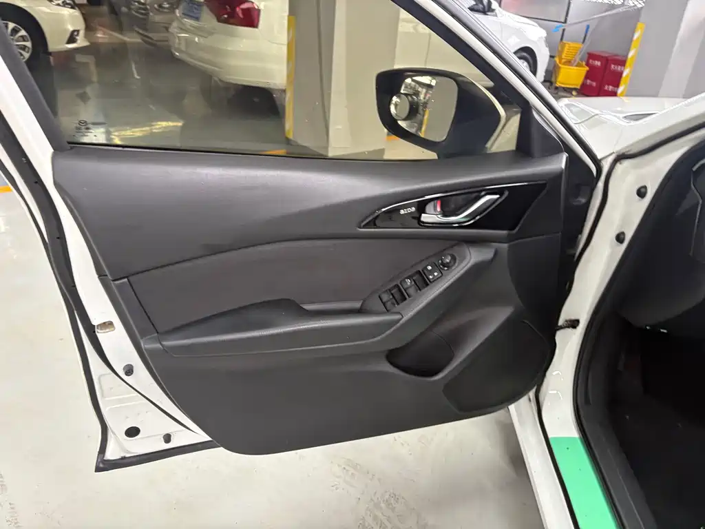 Mazda 3 Angkesela 2016 — фото 11