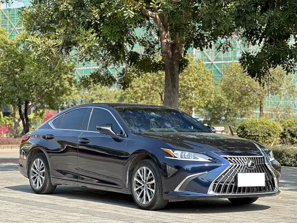 Lexus ES 2023 — фото 2