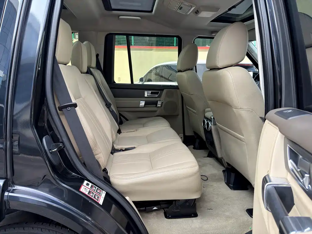 Land Rover Discovery 2016 — фото 12