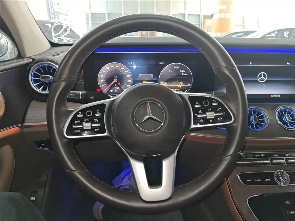 Mercedes-Benz E-Class 2020 — фото 11