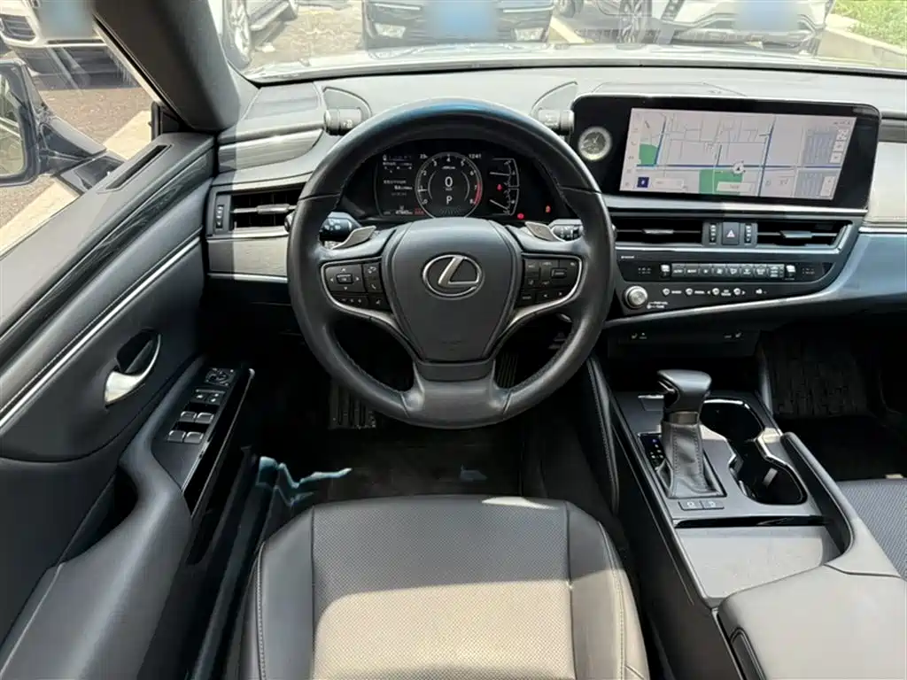 Lexus ES 2022 — фото 13