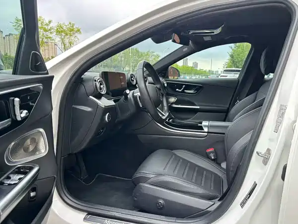 Mercedes-Benz C-Class 2024