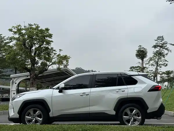 Toyota RAV4 2022