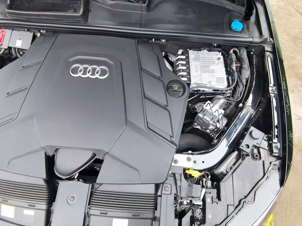 Audi Q7 2025 — фото 12