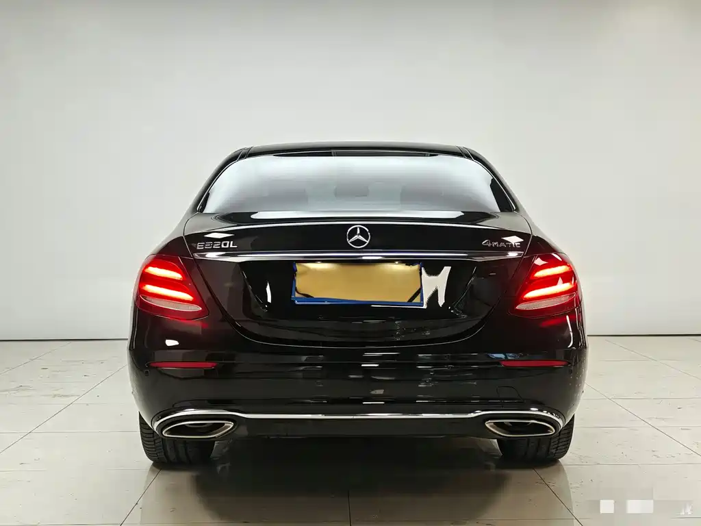 Mercedes-Benz E-Class 2017 — фото 20