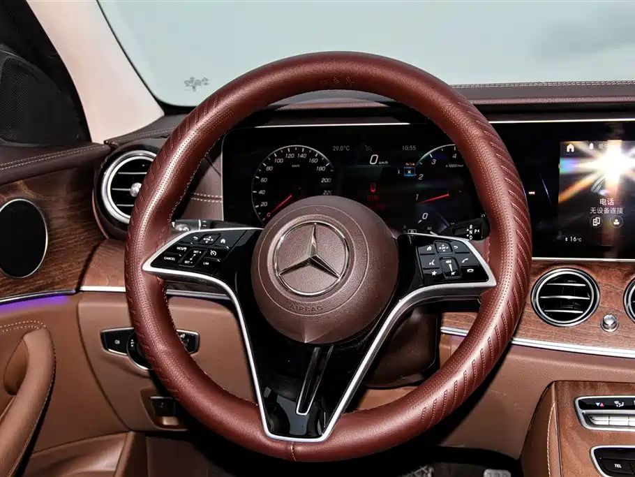 Mercedes-Benz E-Class 2023 — фото 16
