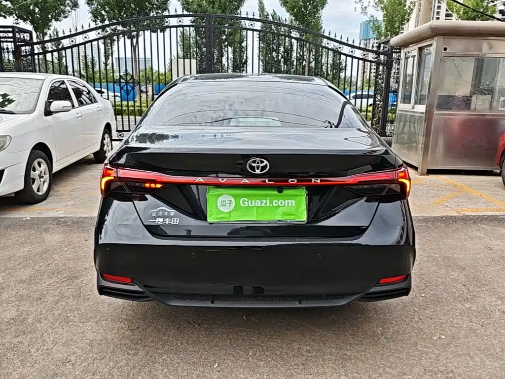 Toyota Avalon 2025