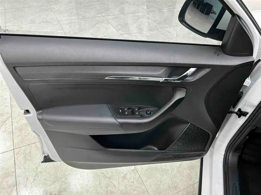 Skoda Kamiq 2024 — фото 11