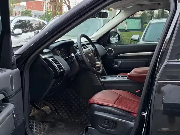 Land Rover Discovery 2020