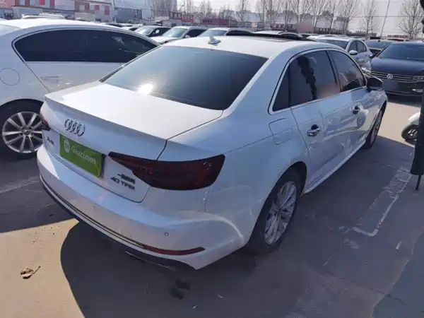 Audi A4L 2019