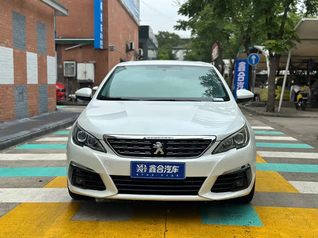 Peugeot 308 2018 — фото 2