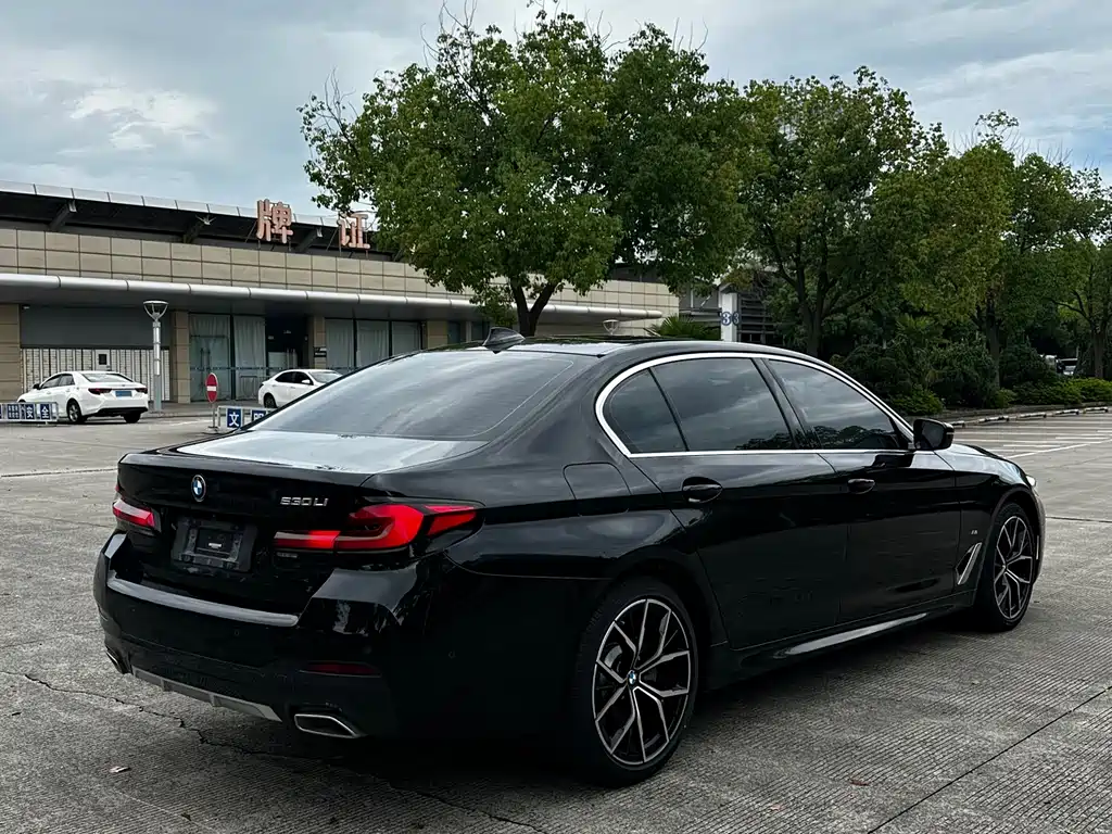 BMW 5 Series 2023