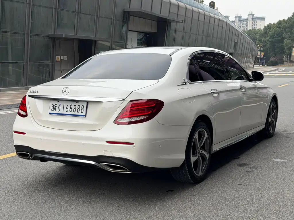Mercedes-Benz E-Class 2019 — фото 7