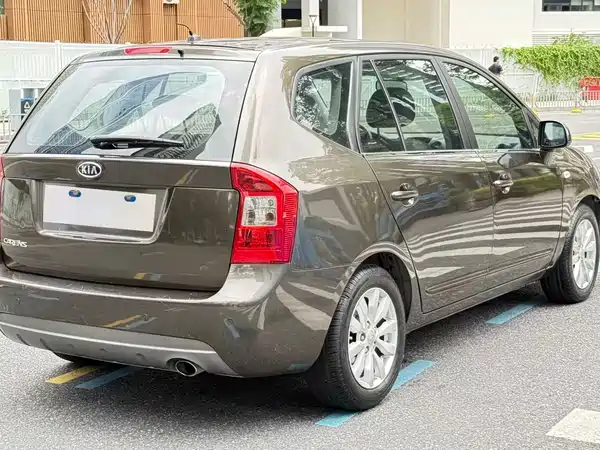 Kia Jiale 2011