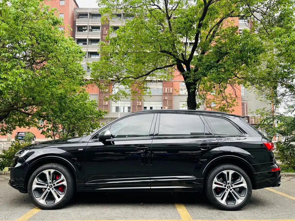 Audi Q7 2023 — фото 4