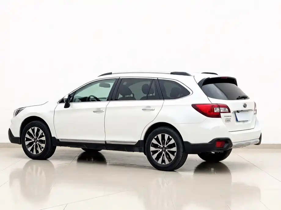 Subaru Outback 2017 — фото 9