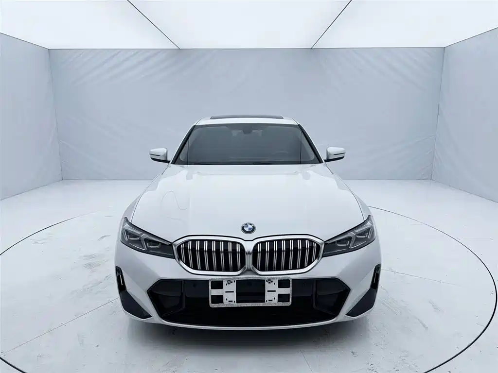 BMW 3 Series 2023 — фото 2