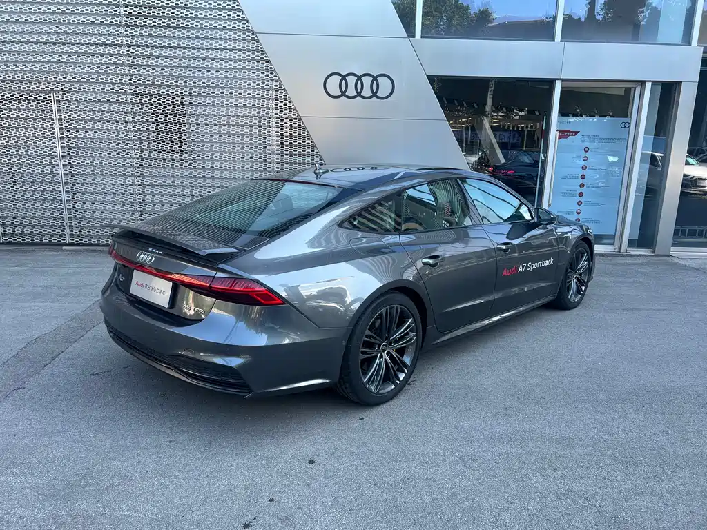 Audi A7 2023 — фото 13