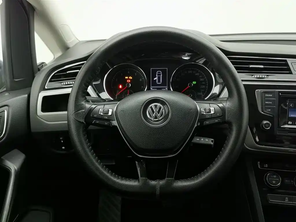 Volkswagen Touran 2016 — фото 11