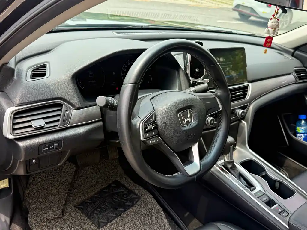 Honda Accord 2022 — фото 13