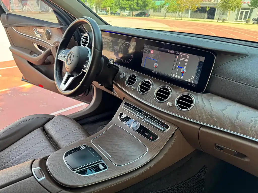 Mercedes-Benz E-Class 2020 — фото 13