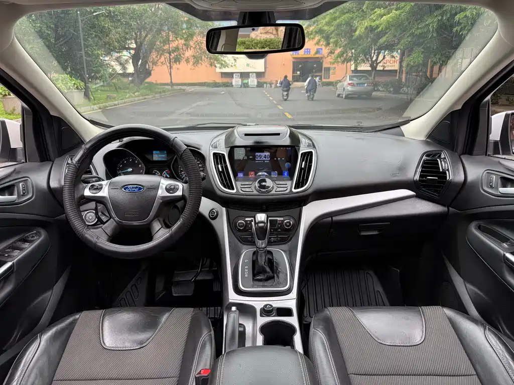 Ford Kuga 2016 — фото 14