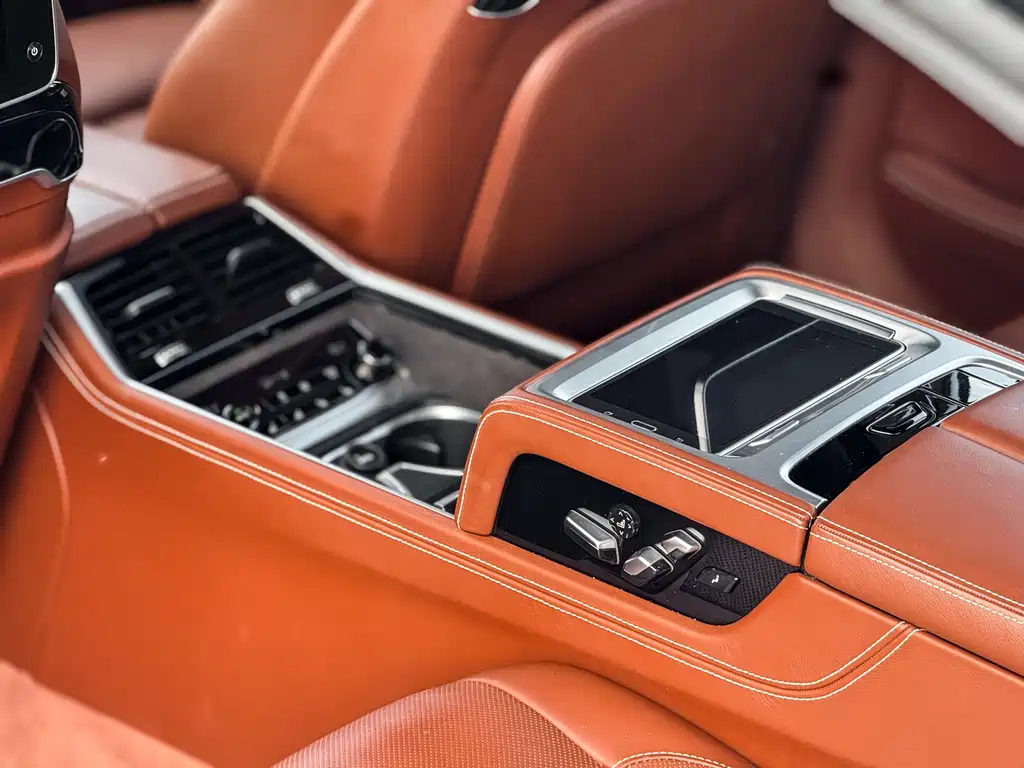 BMW 7 Series 2018 — фото 10
