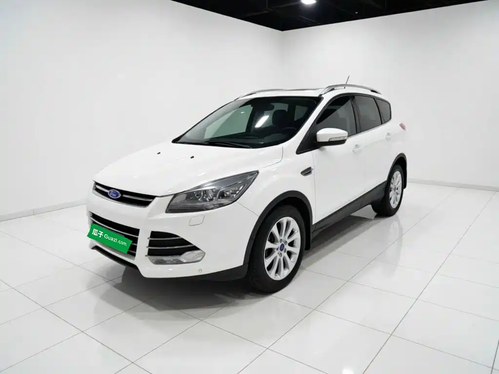 Ford Kuga 2015 — фото 1