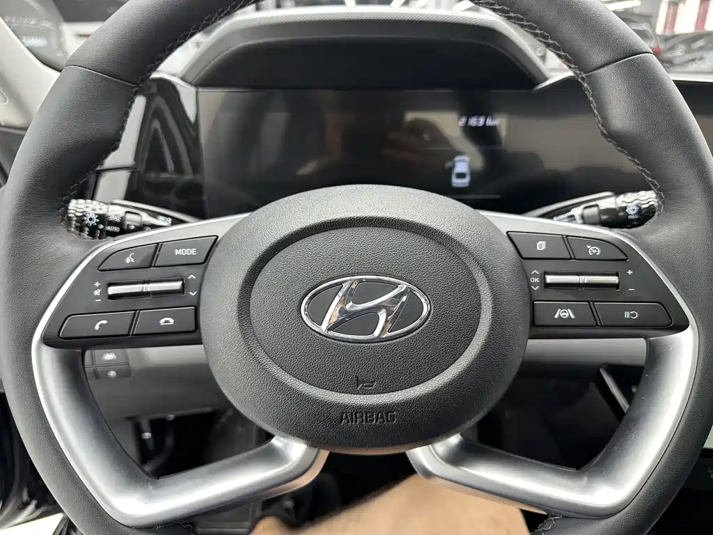 Hyundai Elantra 2022 — фото 14