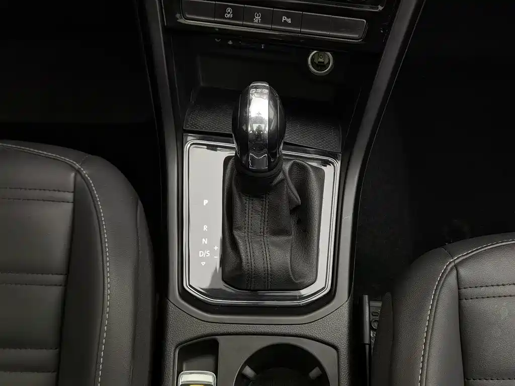 Volkswagen Touran 2019 — фото 13