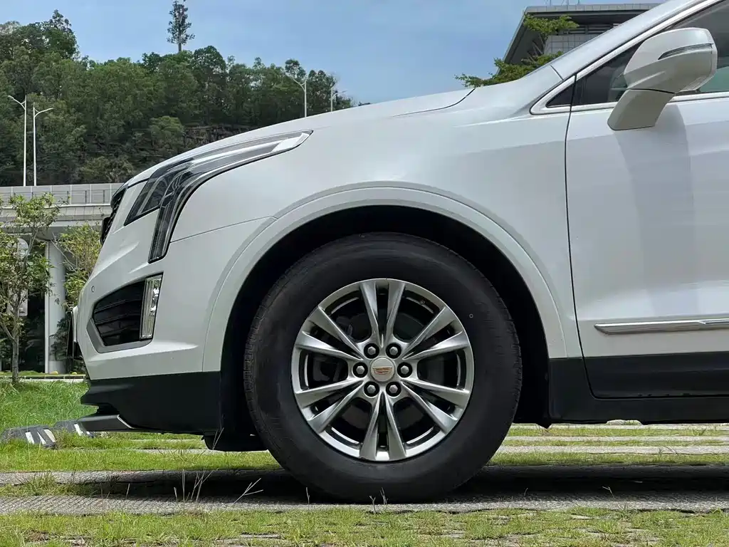 Cadillac XT5 2019 — фото 8