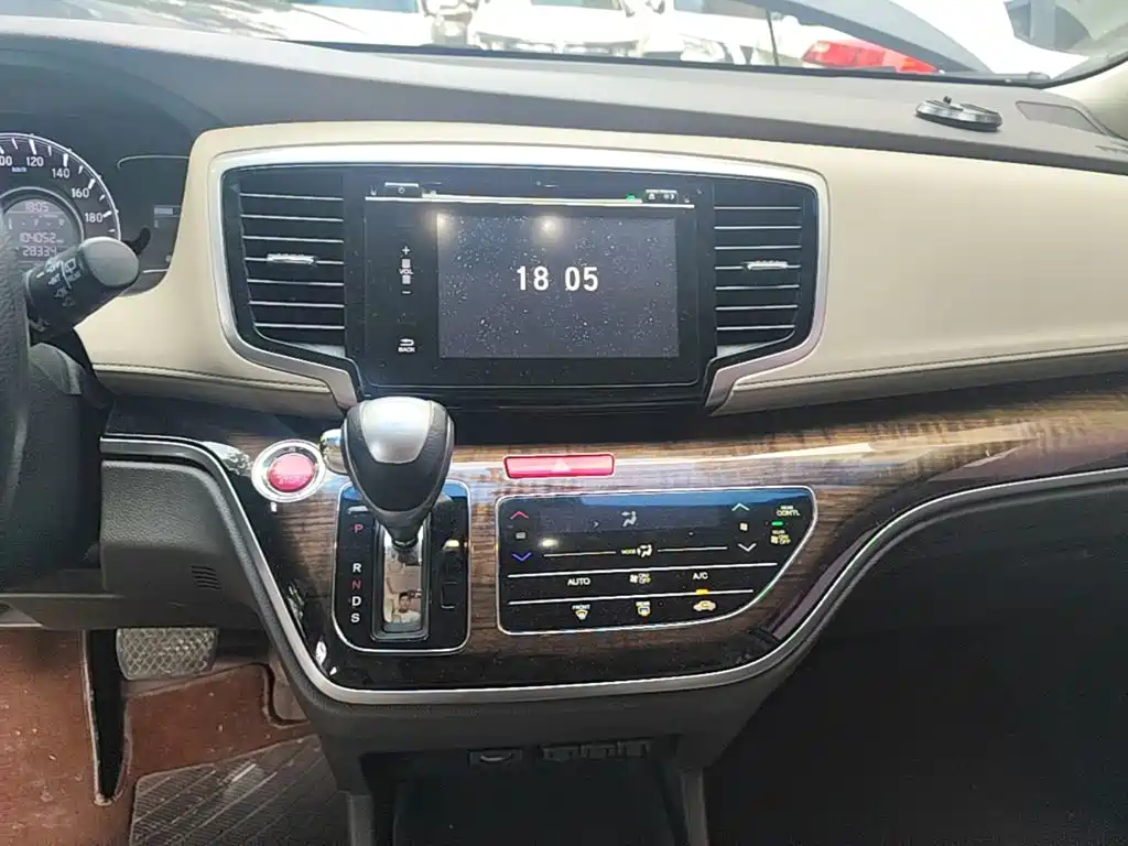 Honda Odyssey 2018 — фото 13