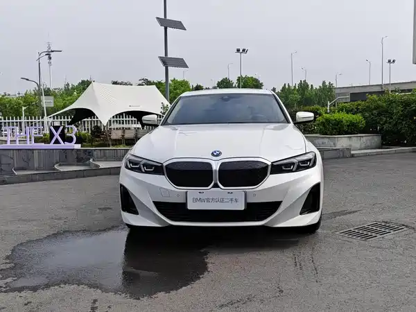 BMW i3 2024