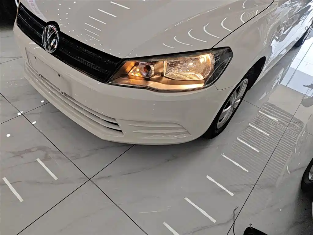 Volkswagen Jetta 2017 — фото 24