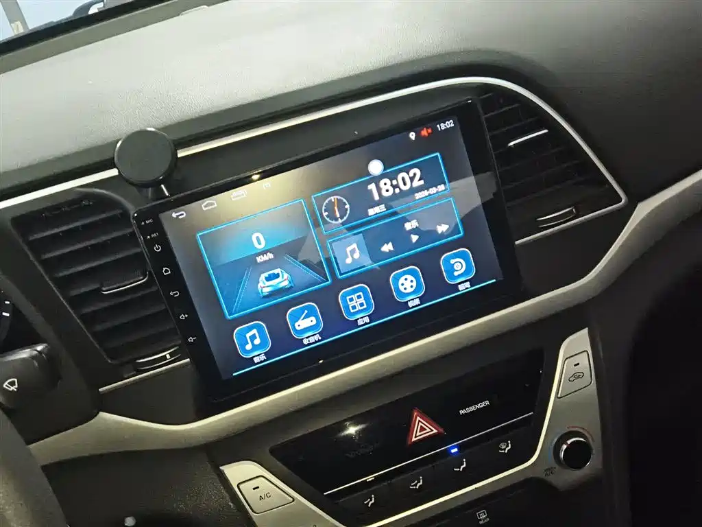 Hyundai Elantra 2019 — фото 9