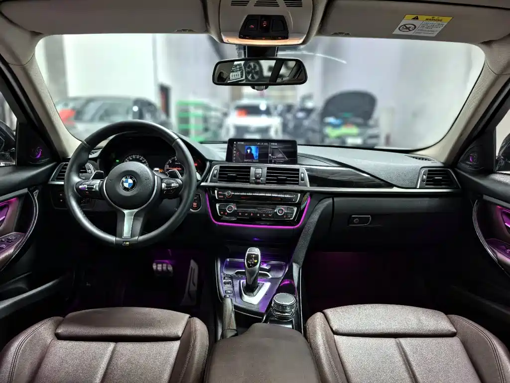 BMW 3 Series 2018 — фото 9