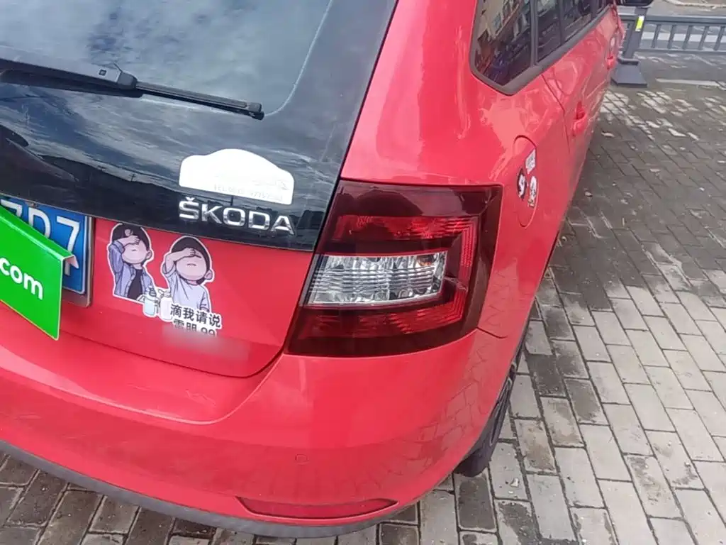 Skoda Rapid Spaceback 2014 — фото 8