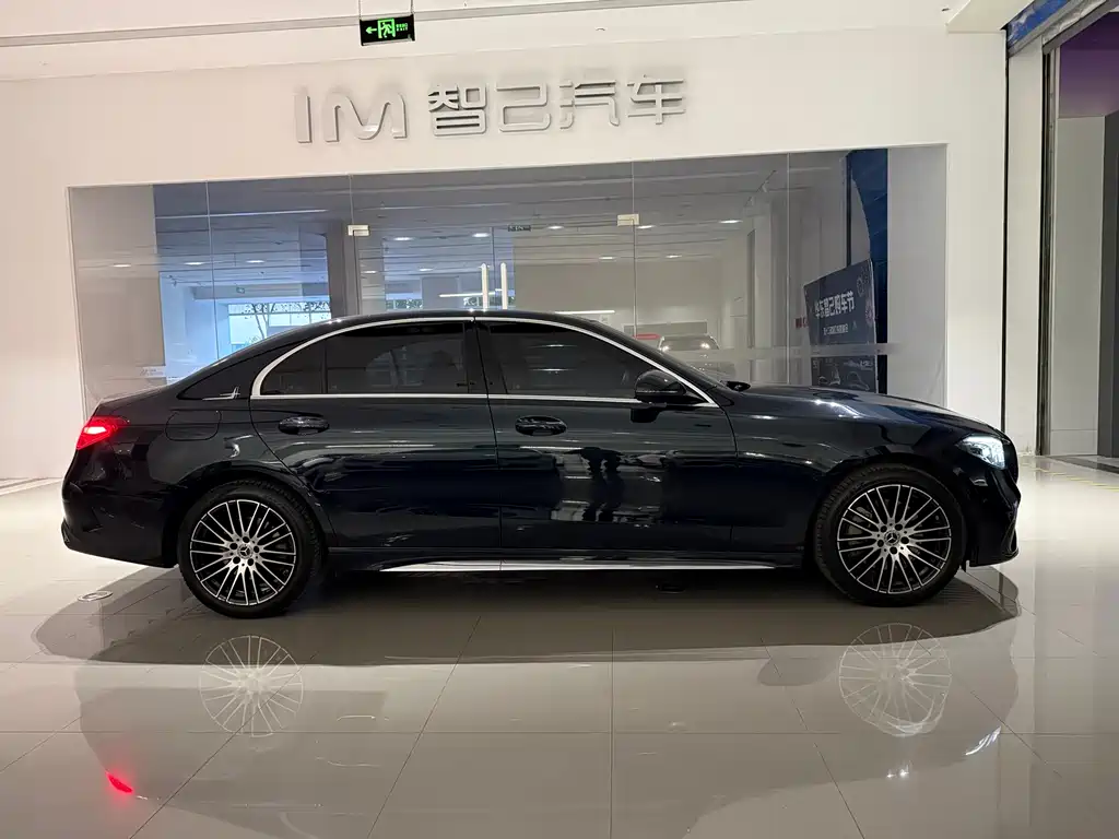 Mercedes-Benz C-Class 2023 — фото 4