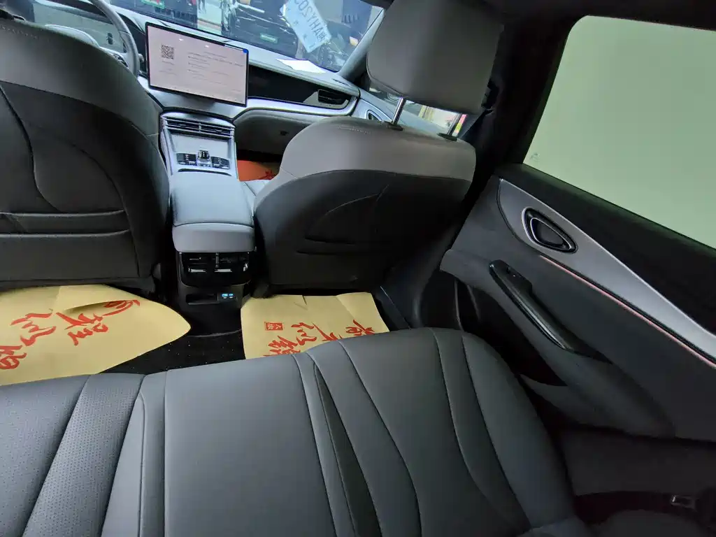 BYD Seal 07 DM-i 2025 — фото 21