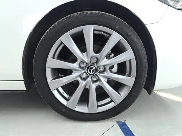 Mazda 3 Axela 2023