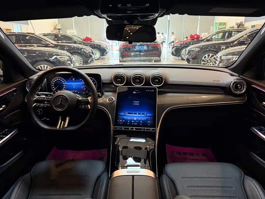 Mercedes-Benz C-Class 2025 — фото 15