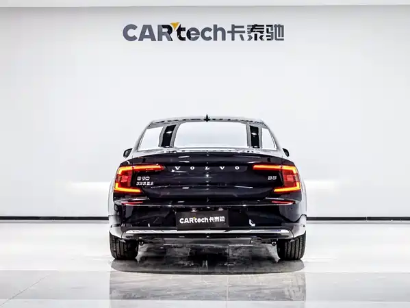 Volvo S90 2025